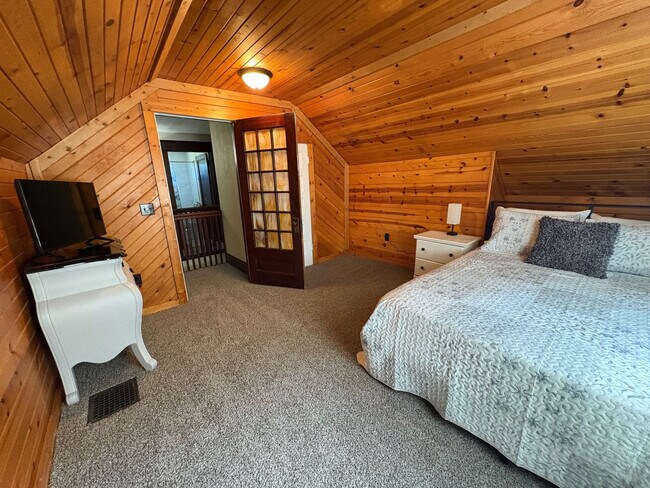 Building Photo - 601 Rumely St