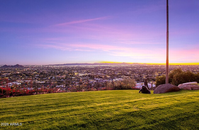 Building Photo - 5400 E Valle Vista Rd
