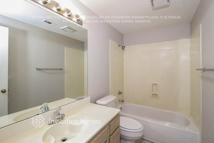 Building Photo - 7878 Squire Ln