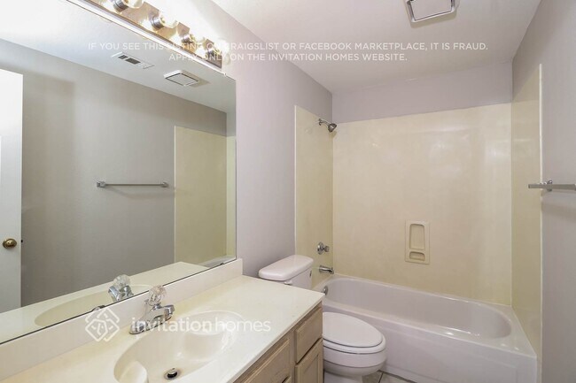 Building Photo - 7878 Squire Ln