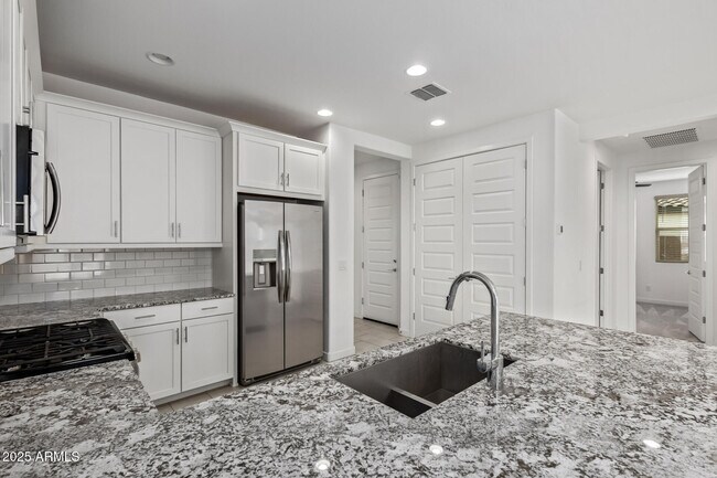 Building Photo - 4942 N 194th Dr