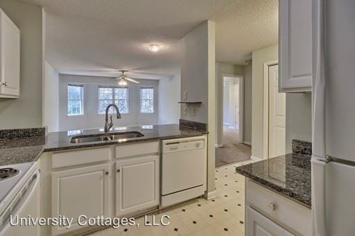 Building Photo - 818 College Ave