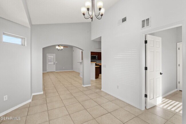 Building Photo - 3269 Maple Point Dr