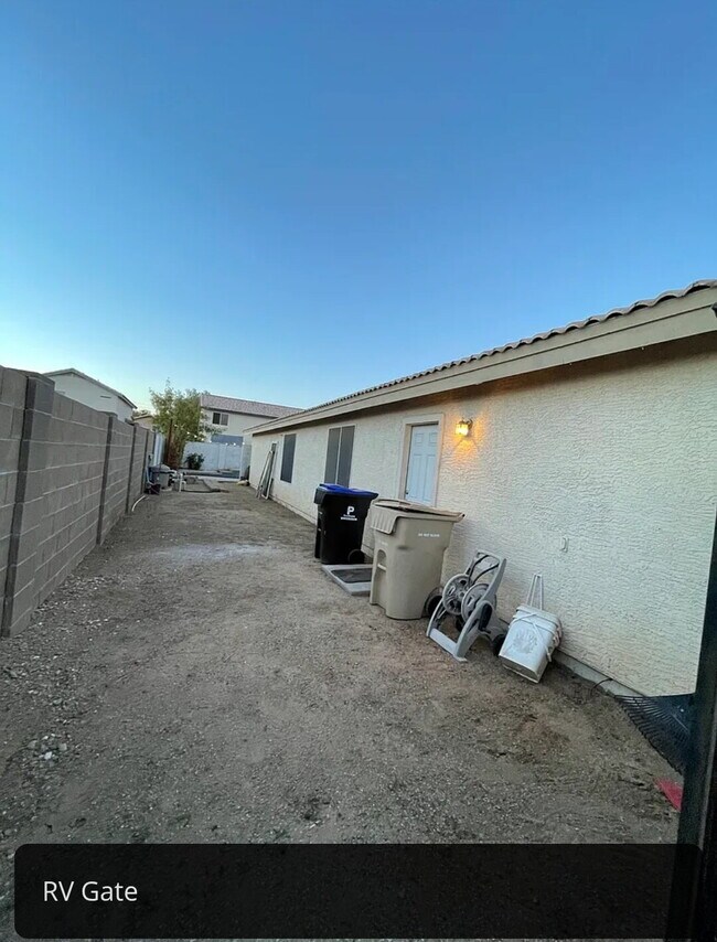 Building Photo - Charming Butler Place Home with a Swimming Pool