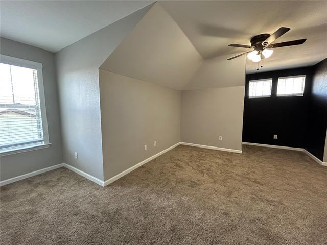 Building Photo - 922 E Dashwood St