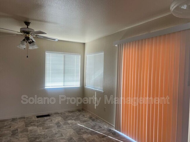 Building Photo - 411 Dickey Ct