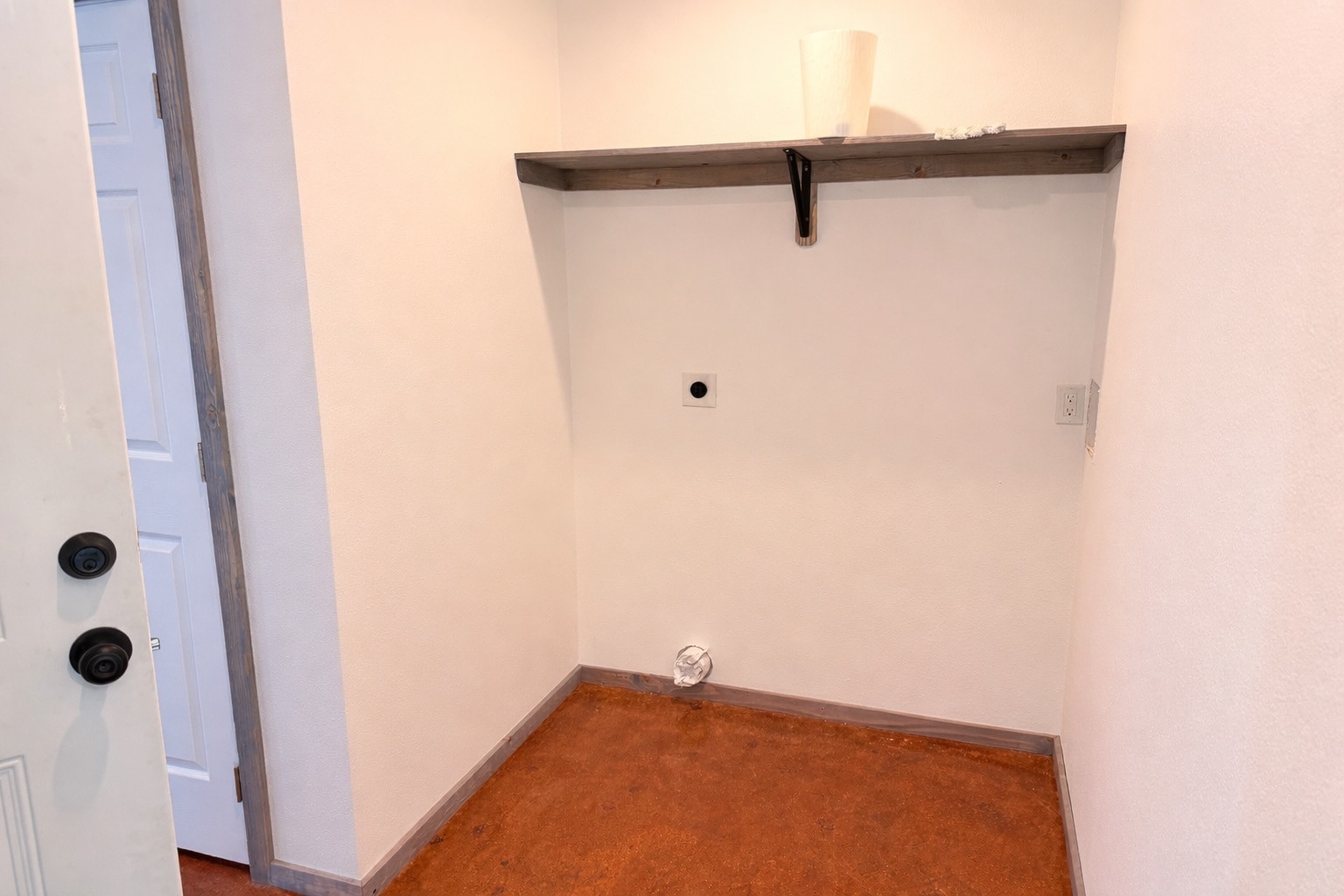 Laundry Room - 2567 Old Mission Rd