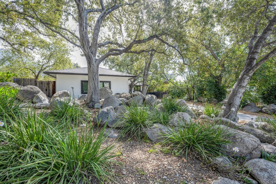 Building Photo - 2152 Grand Oaks Ave