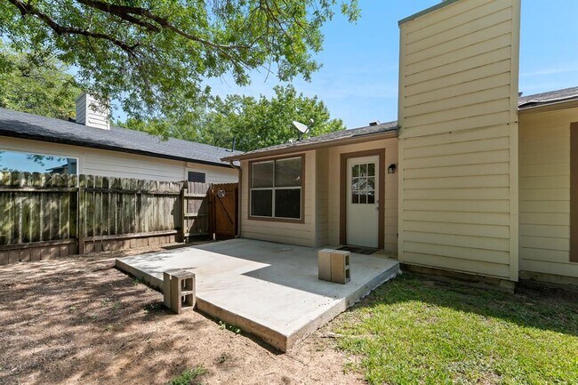 Building Photo - 1816 Goodson Ln