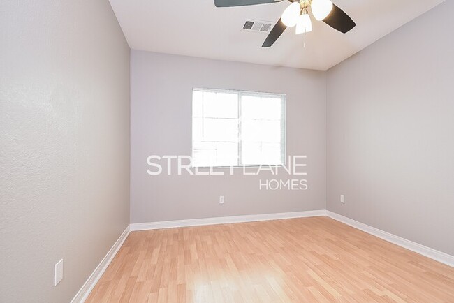 Building Photo - 3 bedroom home in Las Vegas!