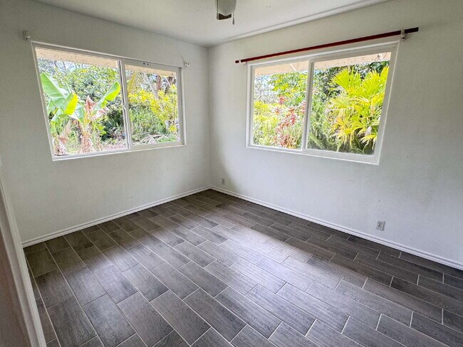 Building Photo - 3bd/2ba For Rent with Walking Distance to ...