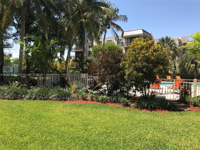 Building Photo - 13100 SW 92nd Ave