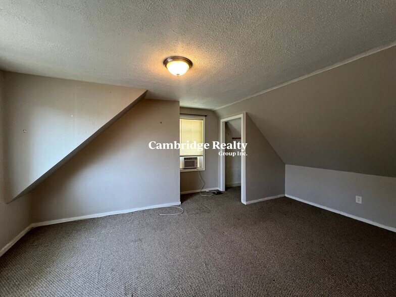 Building Photo - 17 Hudson St