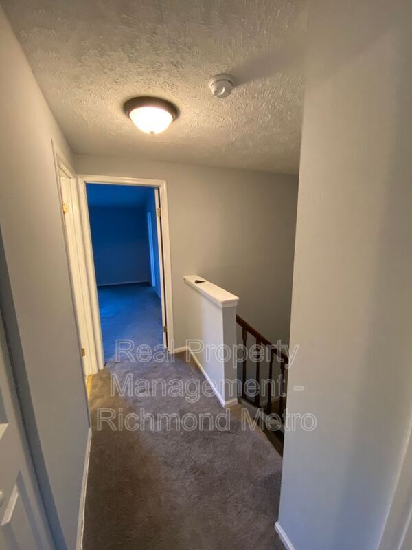 Building Photo - 1743 Robins Nest Ct