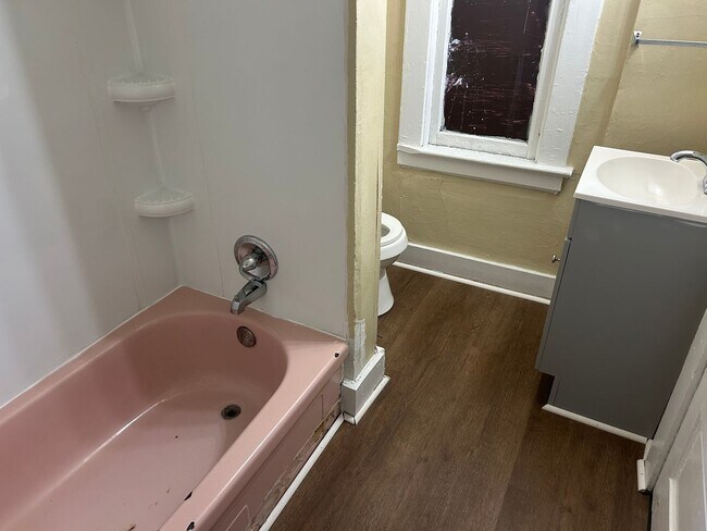 Building Photo - 409 Eastern Ave