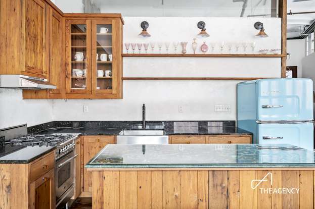 Building Photo - 874 Broadway-