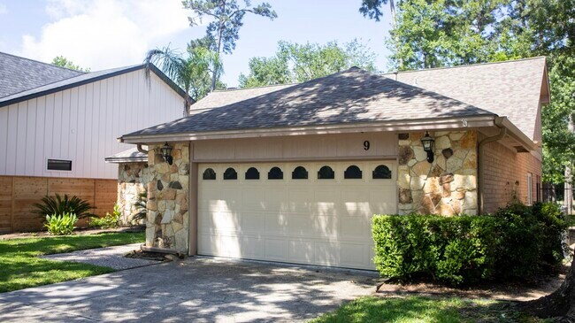 Building Photo - 9 Huntsmans Horn Cir