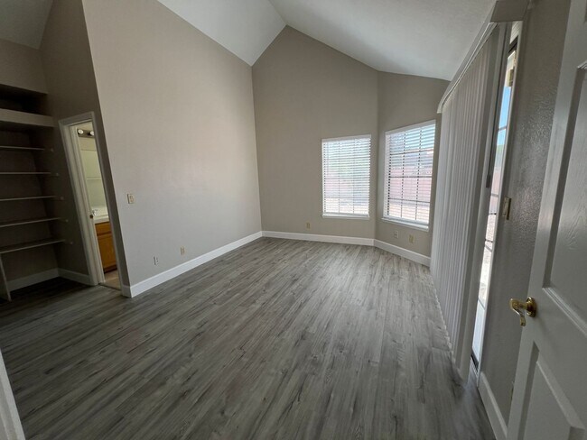 Building Photo - Beautifully Renovated 3-bedroom Home for Rent