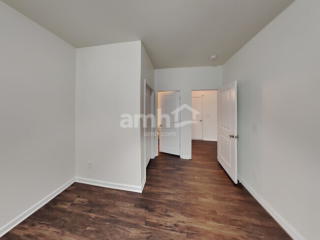 Building Photo - 10604 Shanon Darby Lane