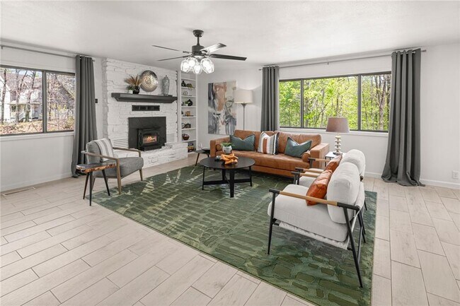 Building Photo - 2 Southport Ln