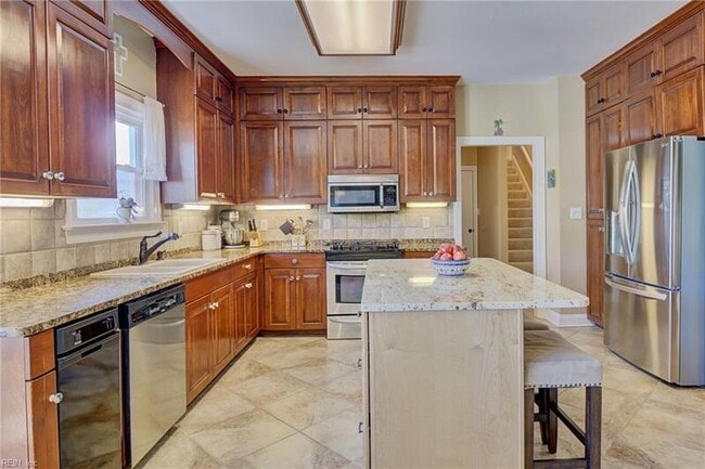 Building Photo - 12325 6 Ponds Ln