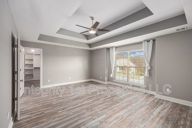 Building Photo - 6388 NW Sioux Dr