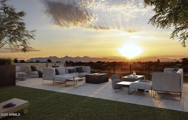Building Photo - 5000 N Camelback Rdg Dr