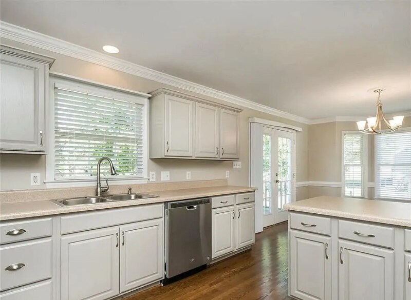 Building Photo - 824 Lockesley Ln