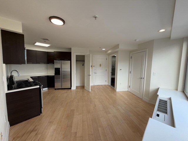 Building Photo - 64-05 Yellowstone Blvd