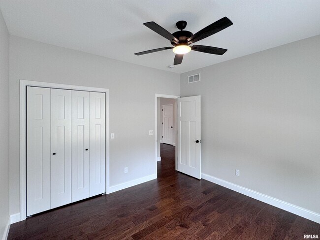 Building Photo - 7615 Walnut Bend Dr