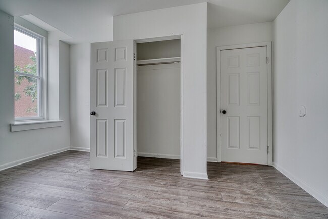 Building Photo - 2324 Callow Ave