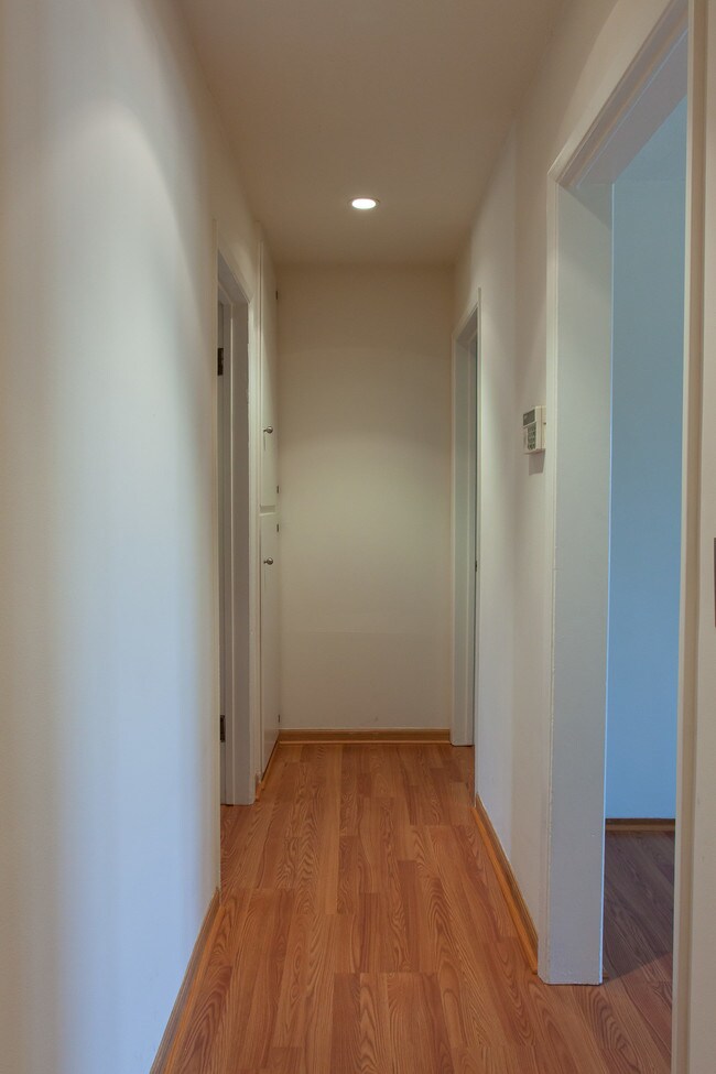 Building Photo - 8823 E Greenwood Ave