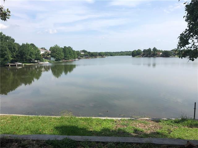 Building Photo - 1317 Lakeshore Dr