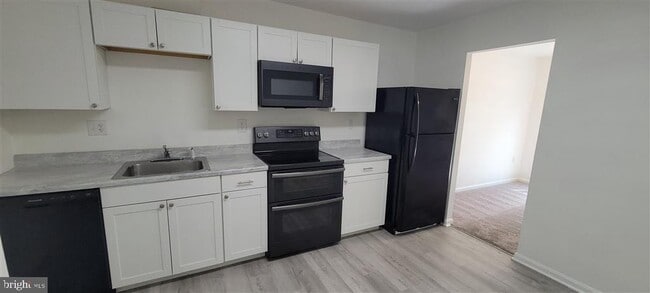 Building Photo - 4906 Savoy Pl