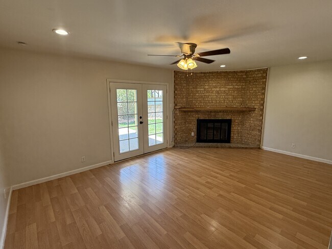 Building Photo - 7201 Armistad Ave