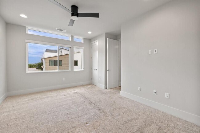 Building Photo - 5202 Pink Poppy Pass