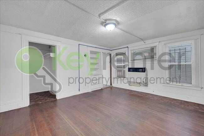 Building Photo - 1827 T St