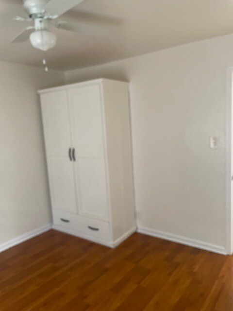 Building Photo - 5426 S Van Ness Ave