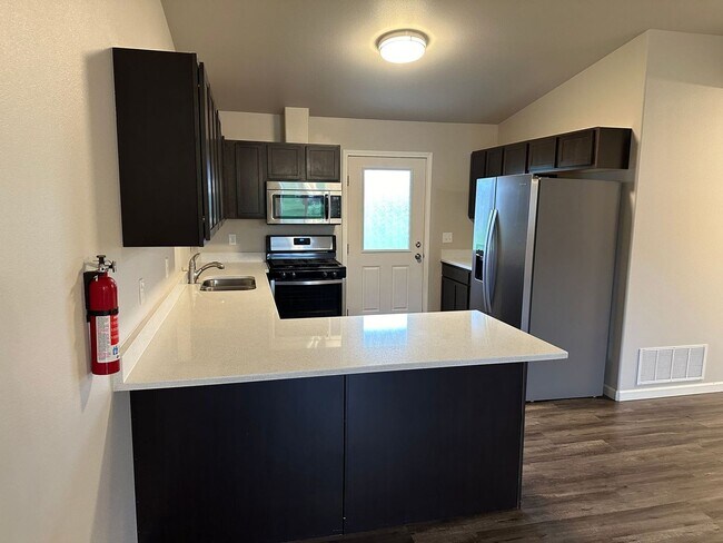 Building Photo - 1551 N Tinitun Cir