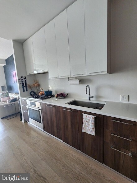 Building Photo - 1650 Silver Hill Dr