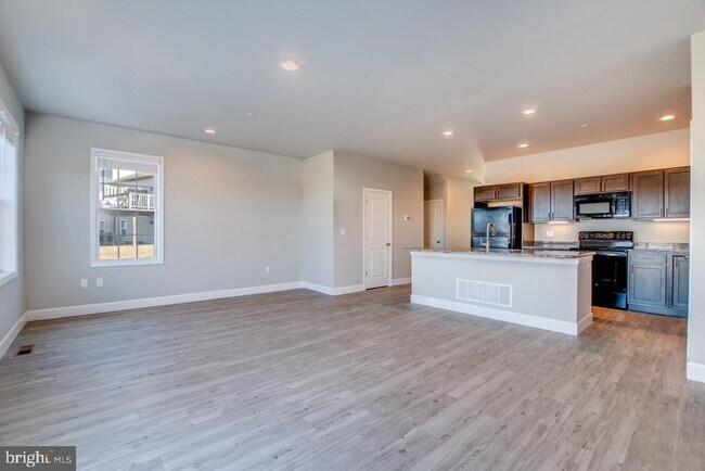 Building Photo - 6106 Sawgrass Ct