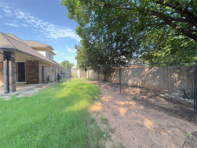 Building Photo - 11800 Kingsridge Terrace