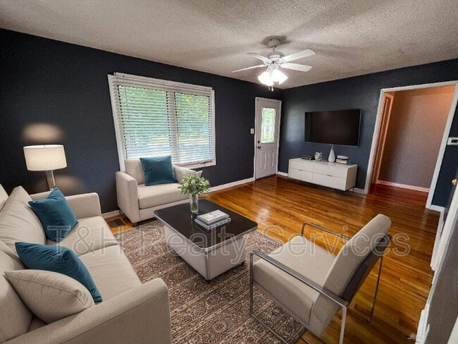 Building Photo - 8918 Birch St