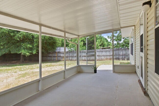 Building Photo - 5135 Whitehurst Ln
