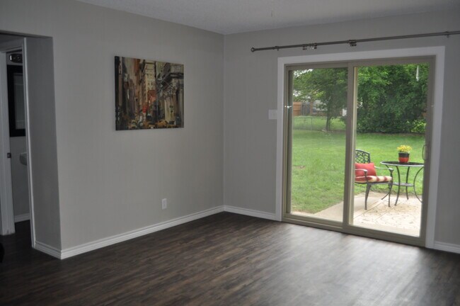 Building Photo - 817 Mulkey Ln