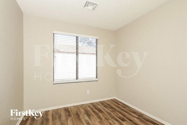 Building Photo - 6702 N 73rd Ave