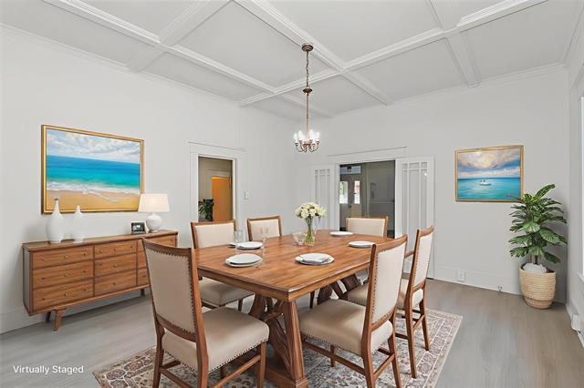 Building Photo - 201 E Pecan St