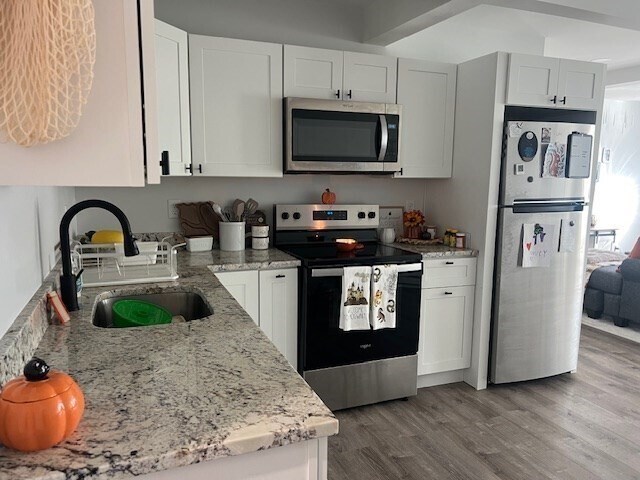 Building Photo - 11 Main St