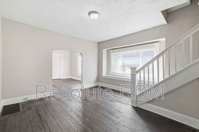 Building Photo - 1622 Yandes St