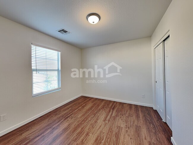 Building Photo - 40600 N Jay Ln